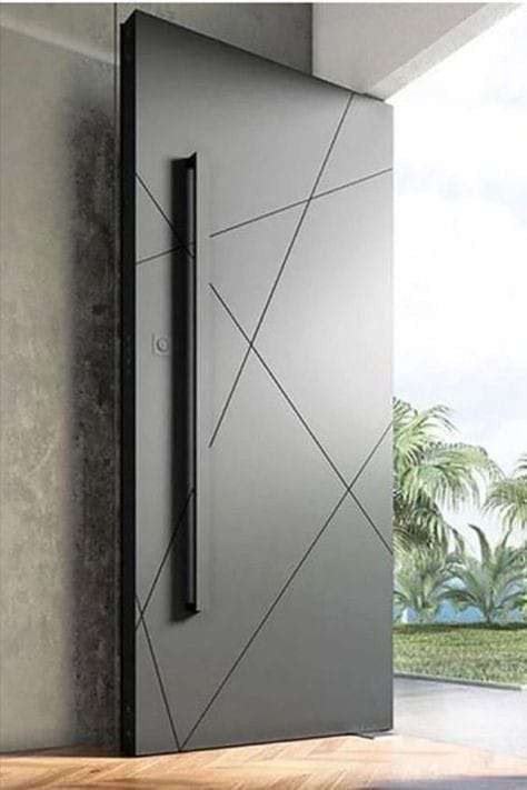 Pivot door 